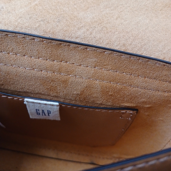 GAP Cross Body purse in Beige - Picture 4 of 4